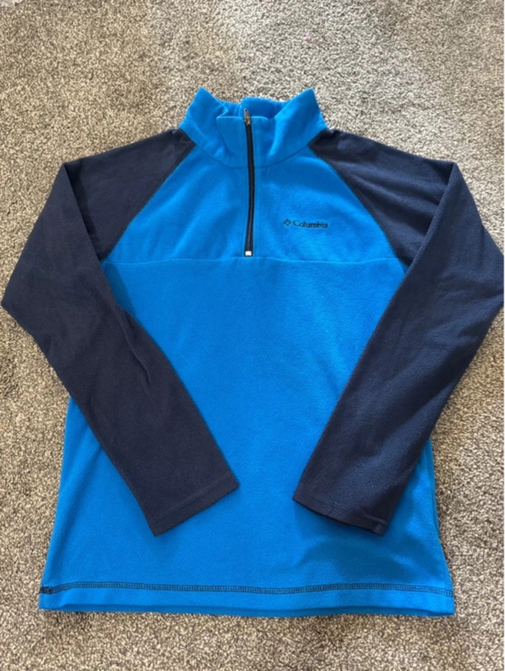 Boy’s Columbia two tone blue 1/4 zip fleece pullover size medium 10/12